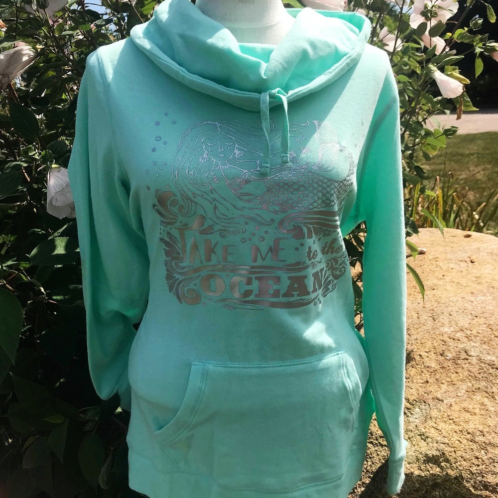 Take Me to the Ocean Mint Pullover